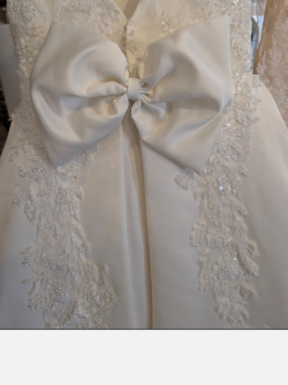 Elegant Off White Kids Communion Flower Girl with A Bow